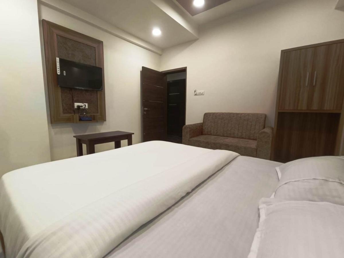 Sai Sagar Lodging & Boarding Ulhasnagar Экстерьер фото